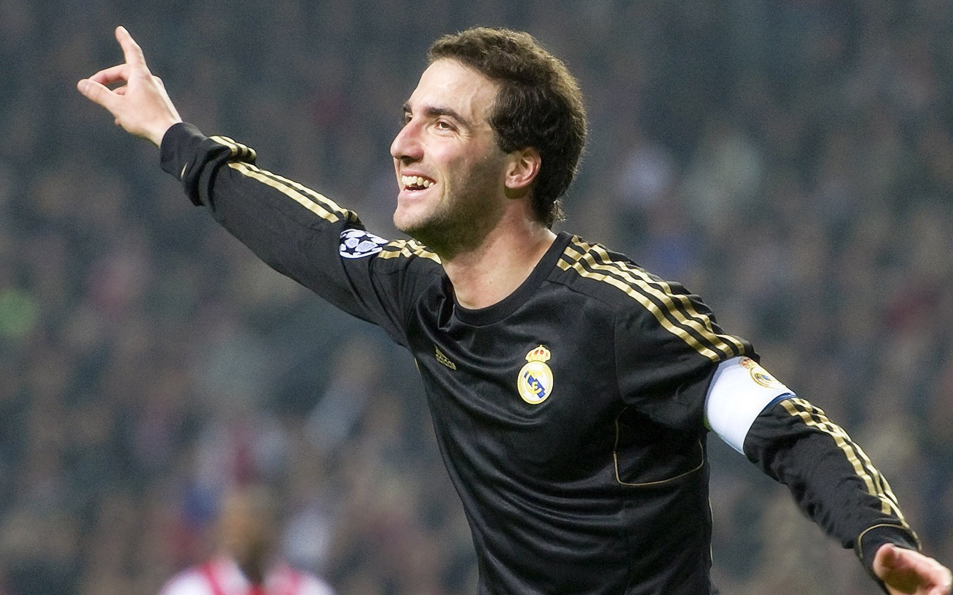 开拓者后卫利拉德四节分带队翻盘,开拓者利拉德什么时候复出