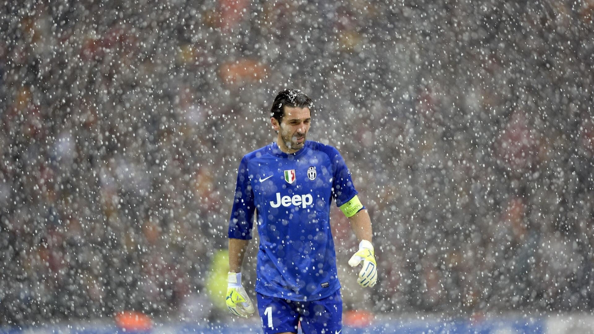 西班牙前锋独中两元，助力晋级，西班牙前锋球星