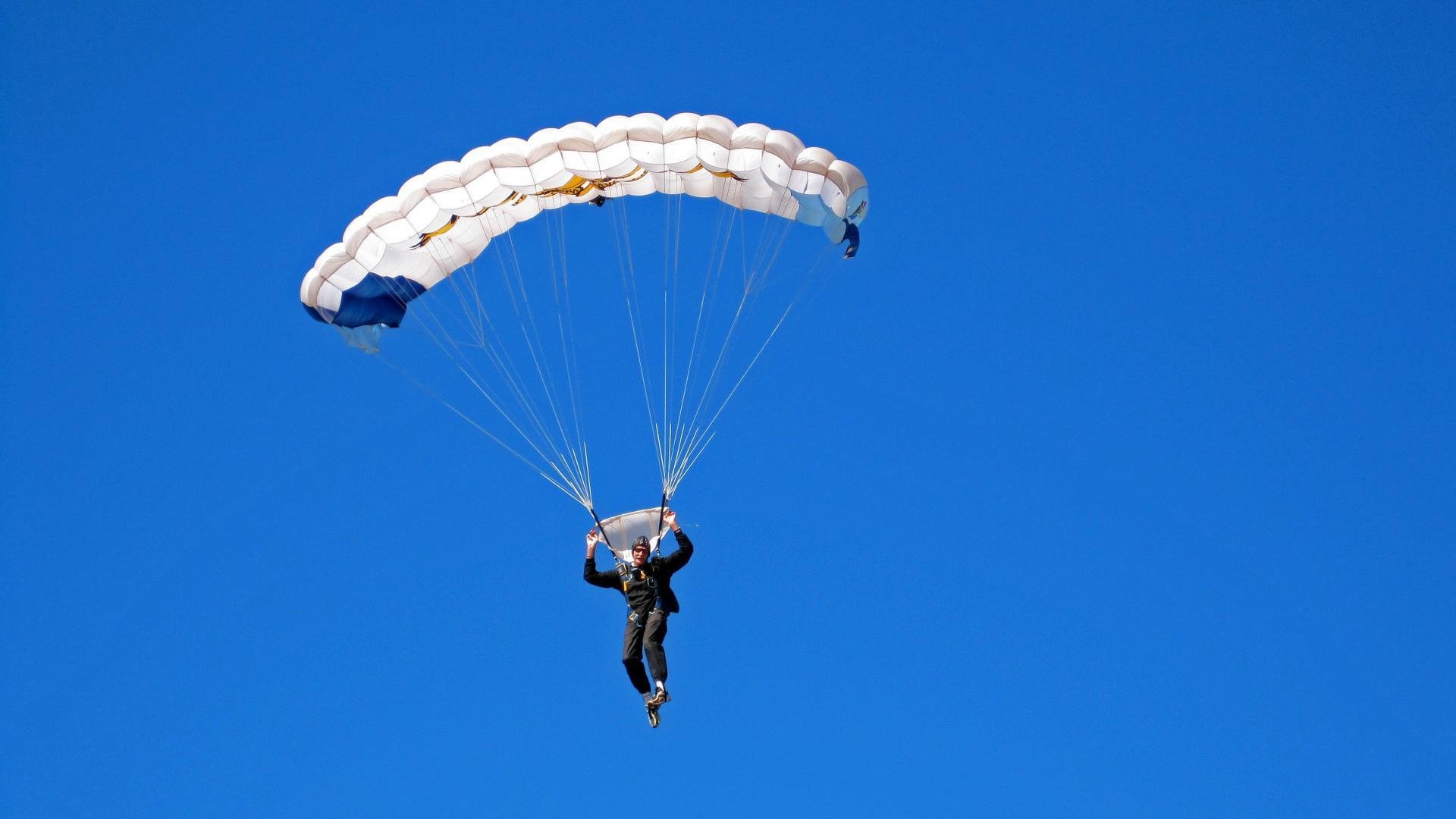 队长奉献绝杀，带领球队杀进八强，队长battle谁赢了
